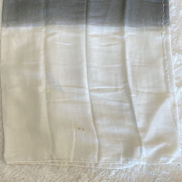 Summer & Rose Scarf Viscose Soft FabFitFun - Picture 4 of 7